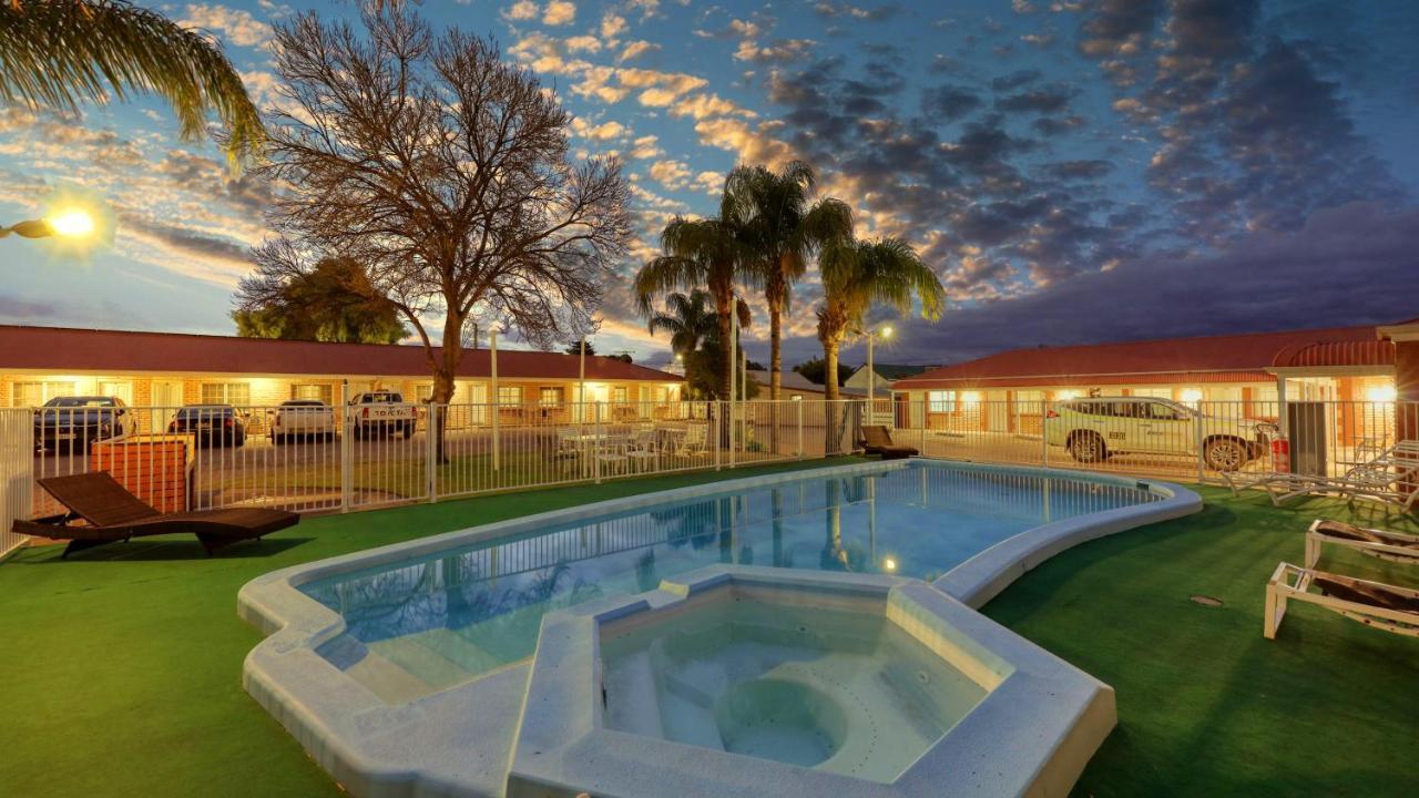 Charles Rasp Motor Inn & Cottages Broken Hill Exterior foto