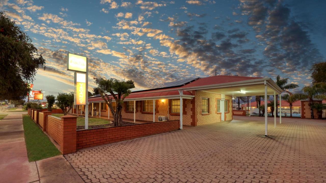 Charles Rasp Motor Inn & Cottages Broken Hill Exterior foto