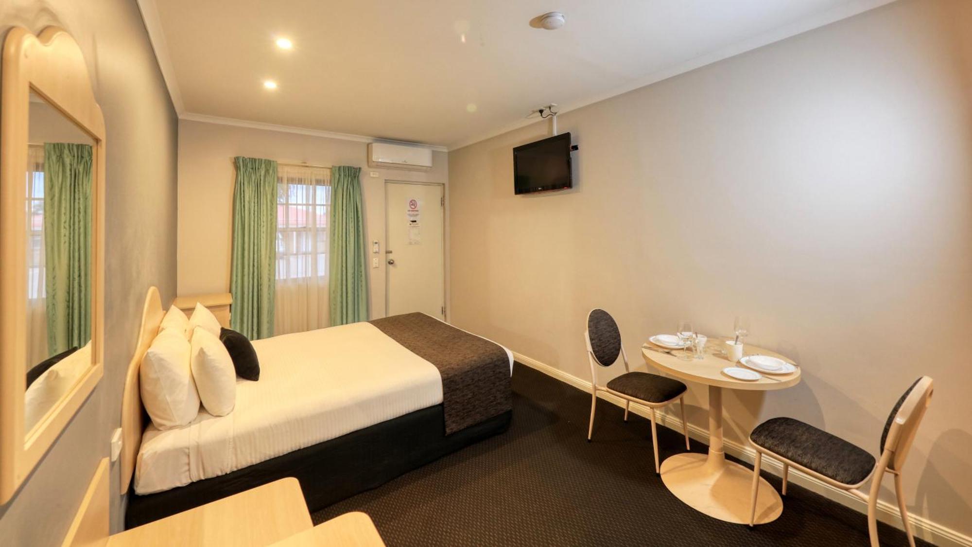 Charles Rasp Motor Inn & Cottages Broken Hill Exterior foto